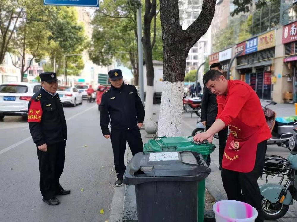 广元多部门联合“亮剑” 集中整治厨余垃圾